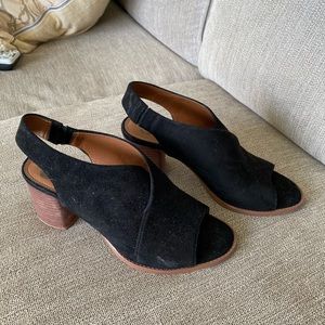 Gianni Bini black leather sling back